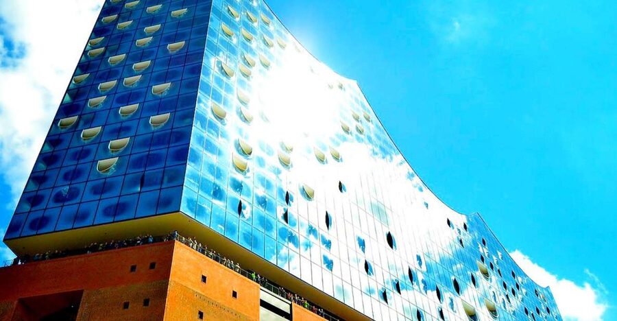 Hamburg: Elbphilharmonie Plaza, Highlights & Surroundings - Why the Elbphilharmonie Plaza viewpoint feels like Hamburg, not just sightseeing