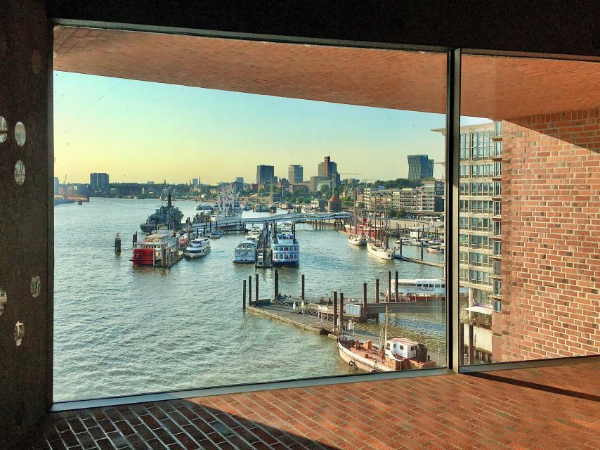 Hamburg: Elbphilharmonie Plaza, Highlights & Surroundings - The Elbphilharmonie Tube: a guided look at the building in motion