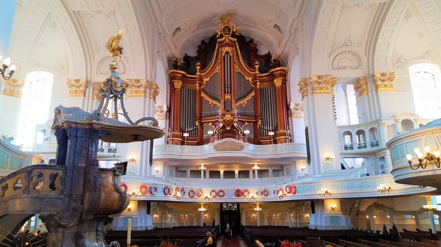 Hamburg: Guided Tour of St. Michael's Church - Wars, rebuilds, and names tied to the building, like Helmut Schmidt