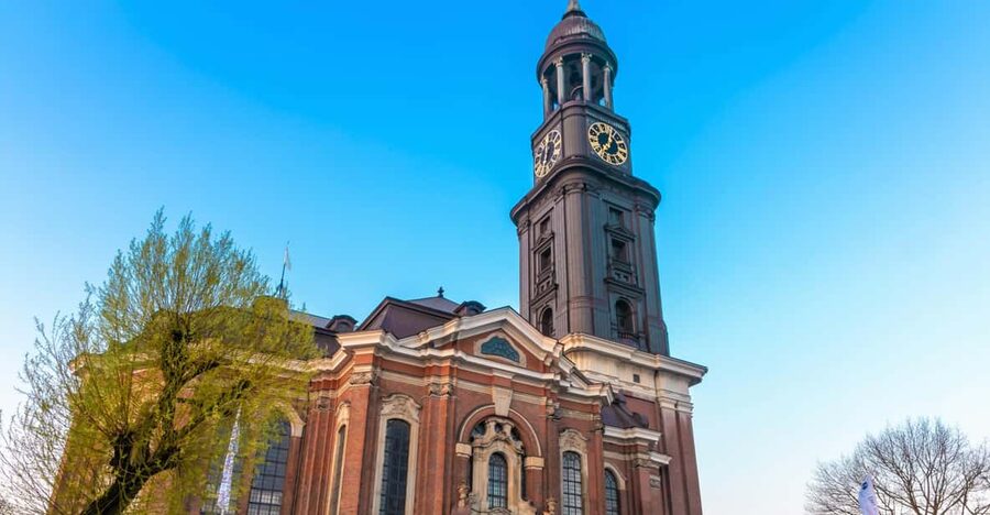 Hamburg: Guided Tour of St. Michael's Church - Meeting at the church: the red-bag clue and where to stand