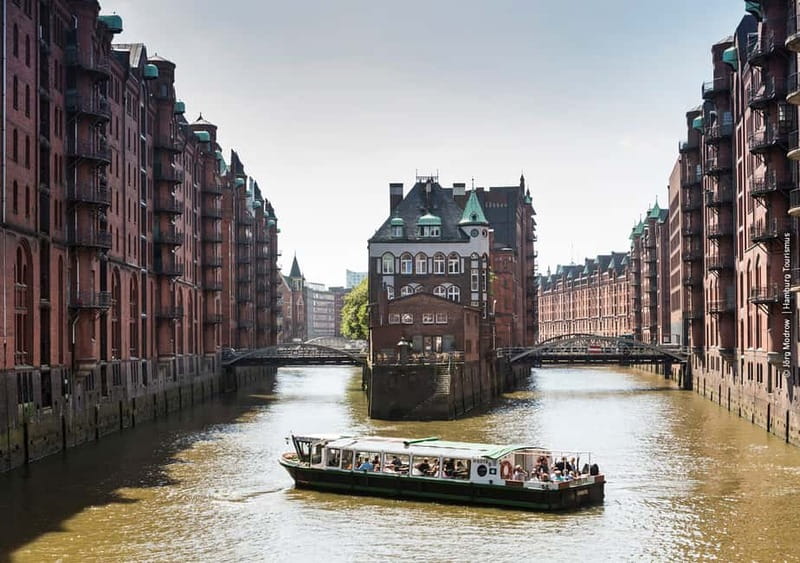 Hamburg: Hamburg City Card with Free Public Transportation - How you activate and use your card, PDF or app