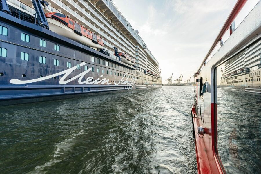 Hamburg: Harbor Cruise with Wine and Cheese - Who this is for, and who should choose something else