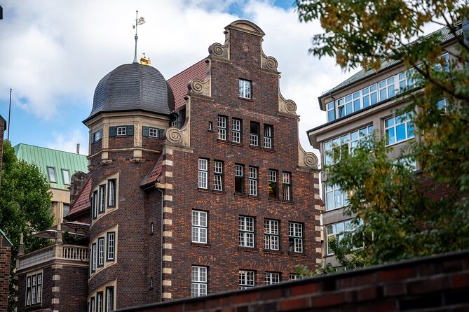 Hamburg Historic Old Town and WW2 Walking Tour in Small Group - The Michel area at Trostbrücke and later: resilience with a view