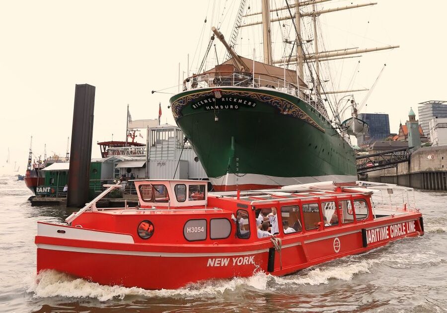 Hamburg: Hop-On Hop-Off Harbor Cruise with Commentary - Price and what makes it good value for $31