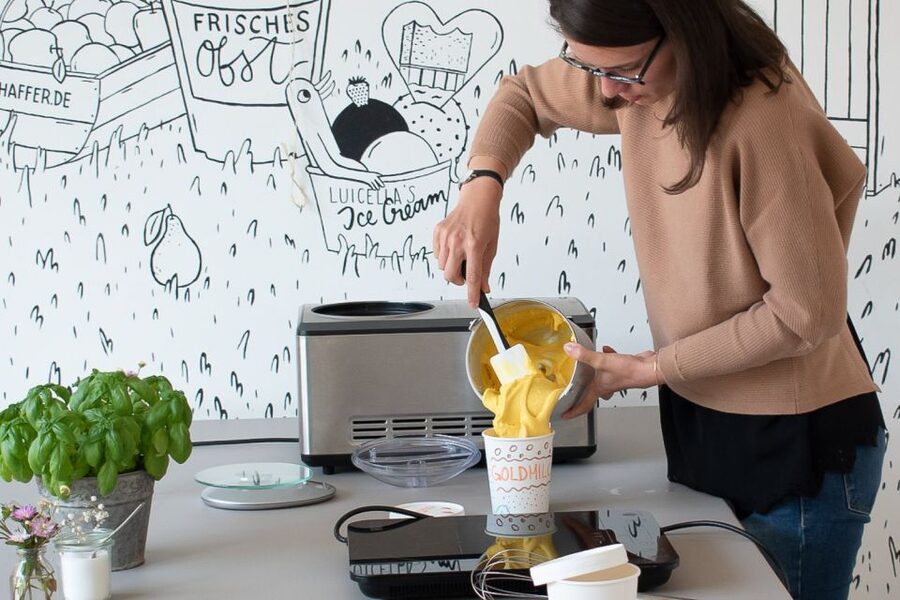 Hamburg: Ice-Cream Workshop - Ingredient freedom: vegan and lactose-free options, plus toppings and sauces