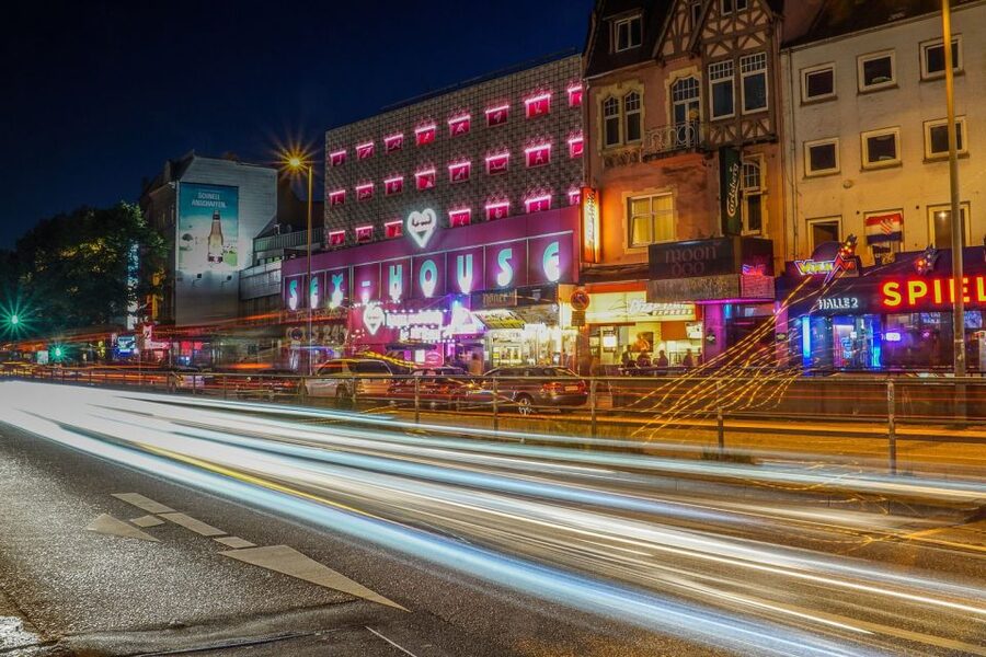 Hamburg: In the Footsteps of "Olivia" Reeperbahn Tour - How Much Is $500 Really, and Who Should Book?