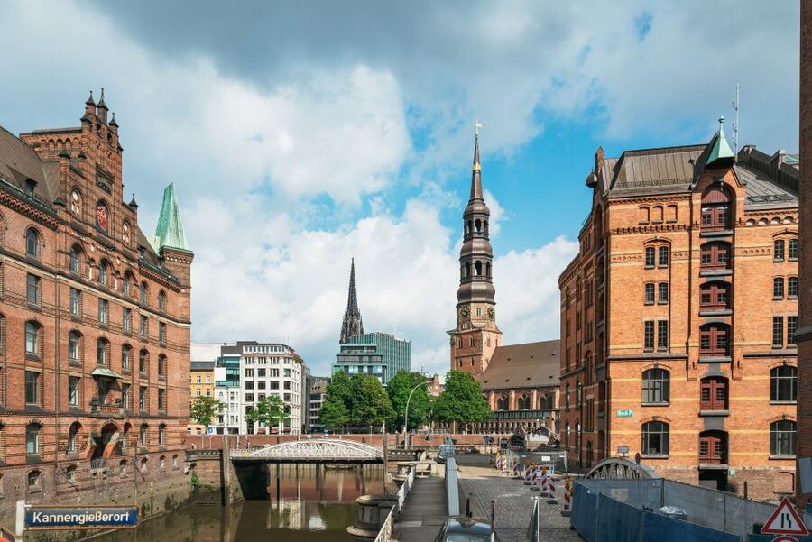 Hamburg: Line A Sightseeing Hop-On Hop-Off Bus Tour - Key highlights to know before you ride
