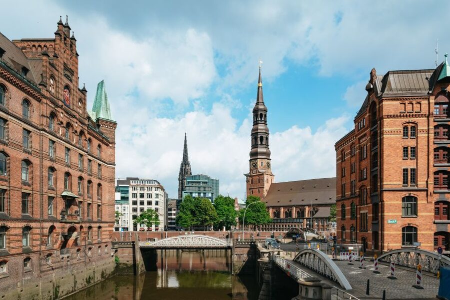 Hamburg: Line A Sightseeing Hop-On Hop-Off Bus Tour - From Holzdamm to St. Michael’s: history on one side, modern city life on the other