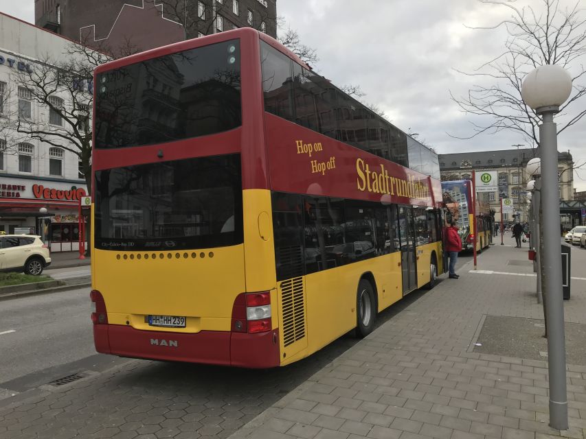 Hamburg: Line C Sightseeing Hop-On Hop-Off Bus Tour - Reeperbahn, St. Pauli Piers, and Fish Market Energy