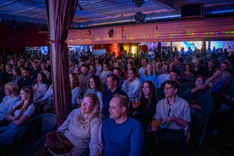 Hamburg: Moin Comedy Club Stand Up Comedy Live Show Ticket - Before the First Joke: How the Club Atmosphere Sets Up the Laughs