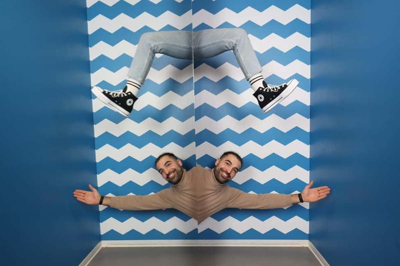 Hamburg: Museum of Illusions Ticket - The violet tunnel and other photo spots you will actually use