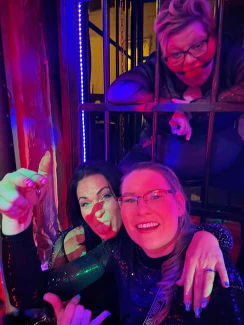 Hamburg: Neighborhood tour with an ex-dominatrix - St. Pauli with an ex-dominatrix, and why it feels different