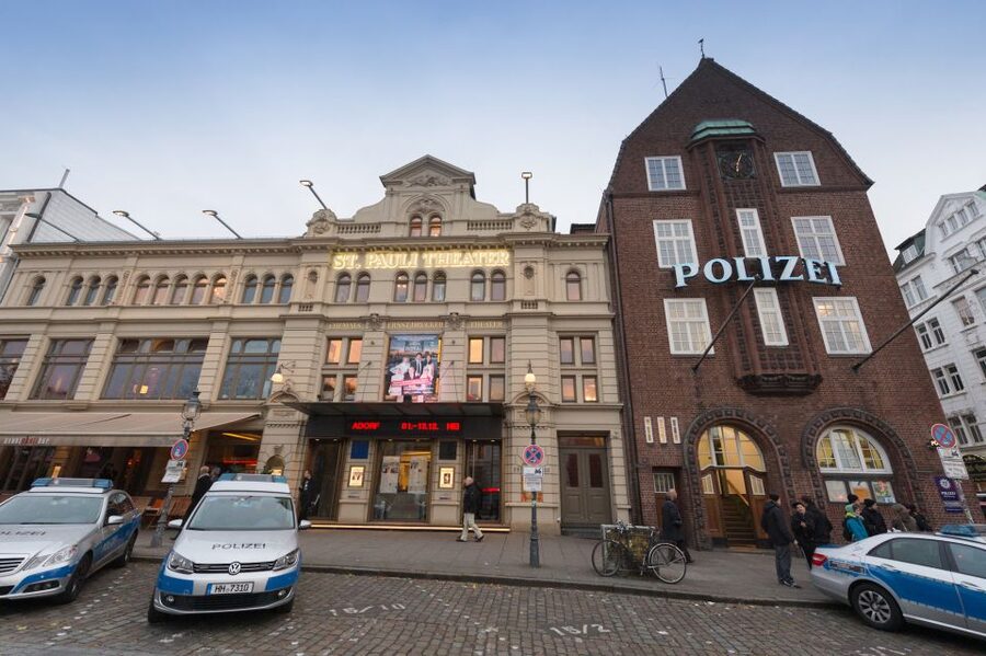 Hamburg: Olivia Jones Tour with Iconic Barker Fabian - When this tour is a great match
