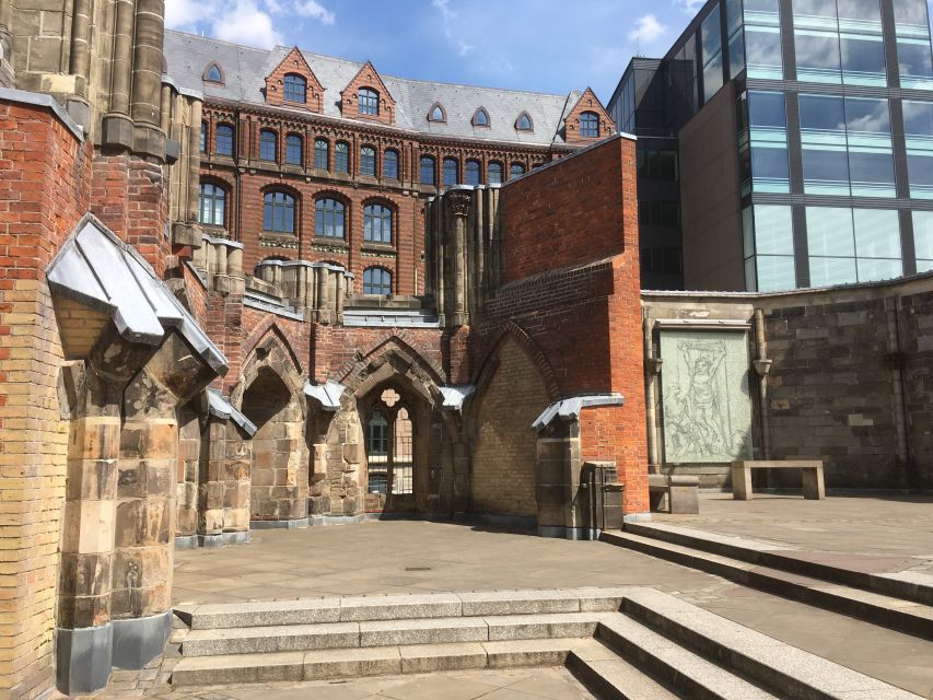 Hamburg: Private Tour Down Town around City Hall - Africa House and St. Nicholas’ Church: trade routes meet memory