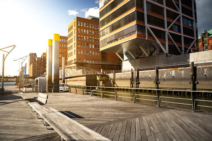 Hamburg: Reeperbahn, Port, & Fish Market Morning Tour - Key highlights that make this tour worth early rising