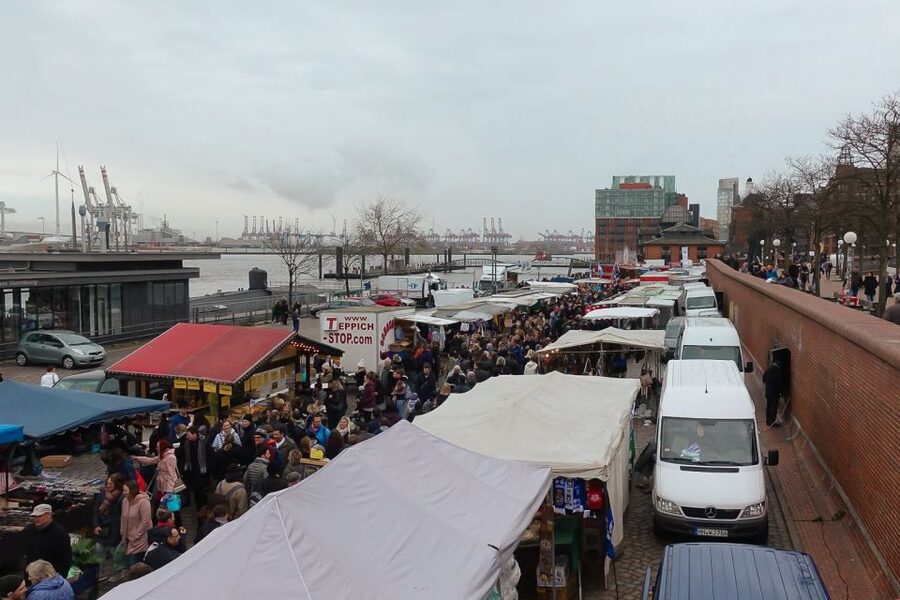Hamburg: Reeperbahn, Port, & Fish Market Morning Tour - Fish Market Hamburg and the Fish Auction Hall morning vibe