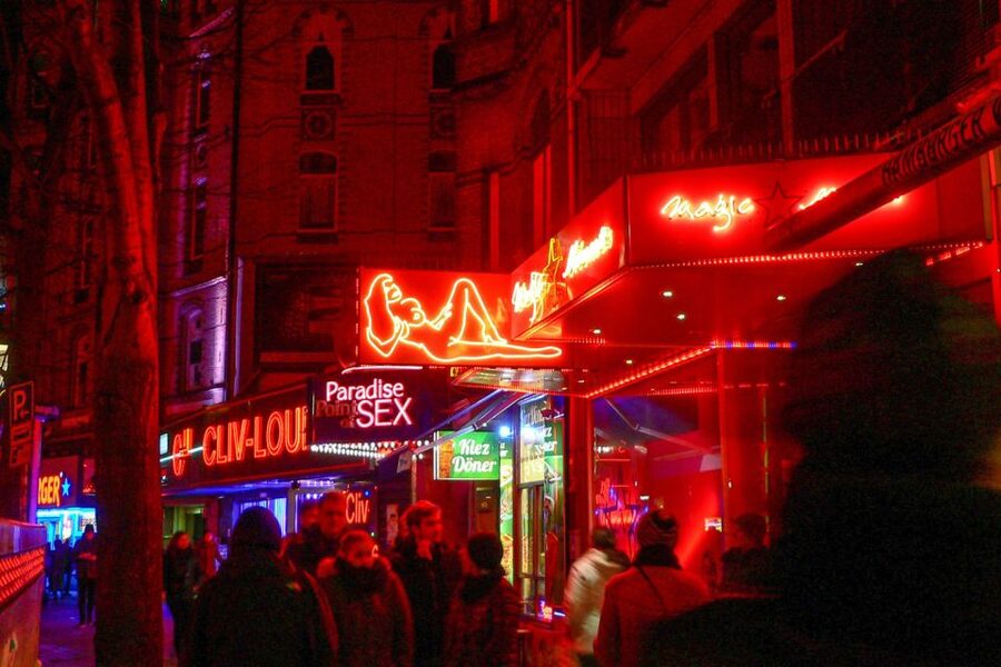 Hamburg: Reeperbahn Quickie, The Short & Sexy St. Pauli Tour - Key highlights before you go