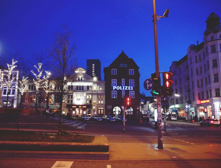 Hamburg: Reeperbahn Tour with English-Speaking Guide - A final bar stop and the Colibri-Club finish