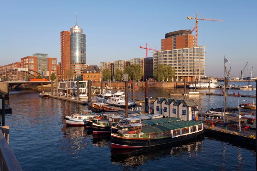Hamburg: Scavenger Hunt Self-Guided Tour for Children - Puzzles, reading, and the “keep the tension” factor