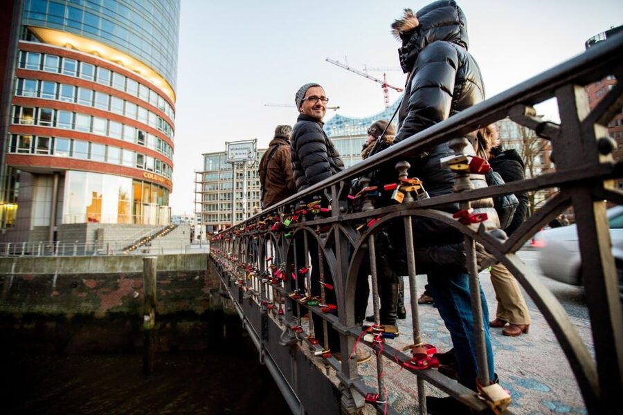 Hamburg: Speicherstadt and HafenCity 2-Hour Tour - Key highlights you will care about