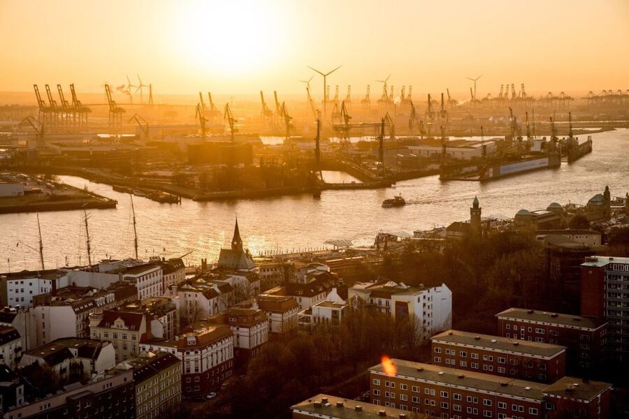 Hamburg: Speicherstadt and HafenCity 2-Hour Tour - Why Speicherstadt and HafenCity belong together