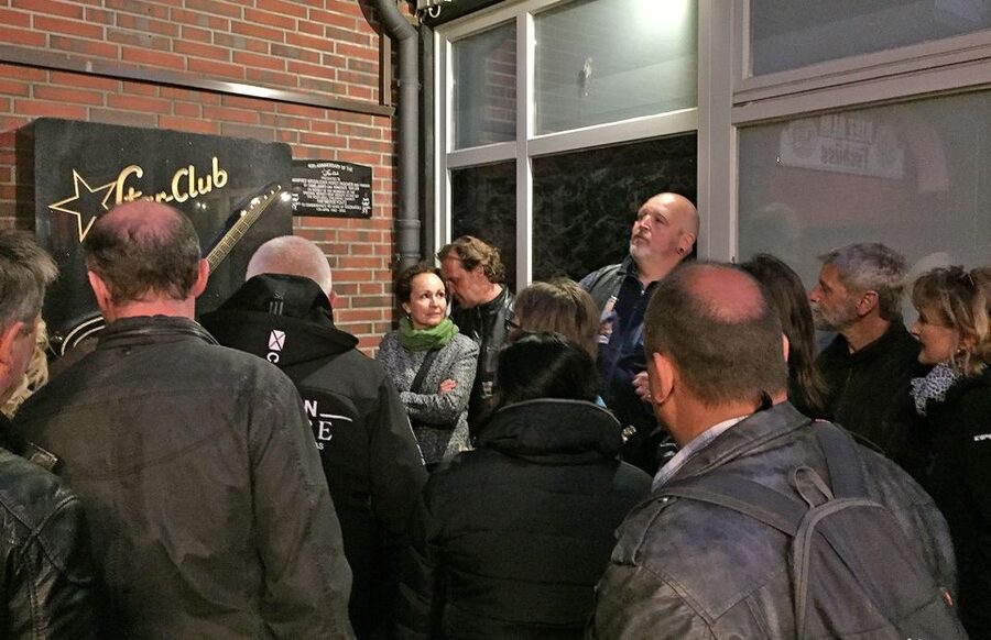 Hamburg: St. Pauli Highlights Guided Tour with Beer for 18+ - Davidwache Police Station and Herbertstraße, Safety With Straight Talk