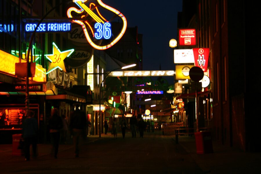 Hamburg St Pauli: Red Light District Walking Tour - Why this 1.5-hour St Pauli walk is a smart way to start