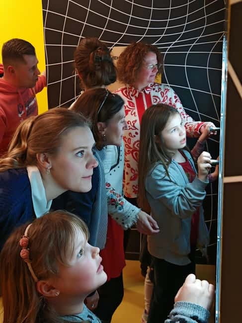 Hamburg: Ticket for the Paradox Museum - Art plus science, including Hamburg artists