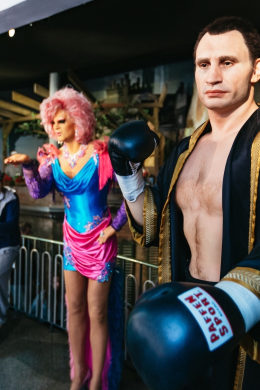 Hamburg: Ticket to the Panoptikum Waxworks - Celebrities, politics, and history in one stop