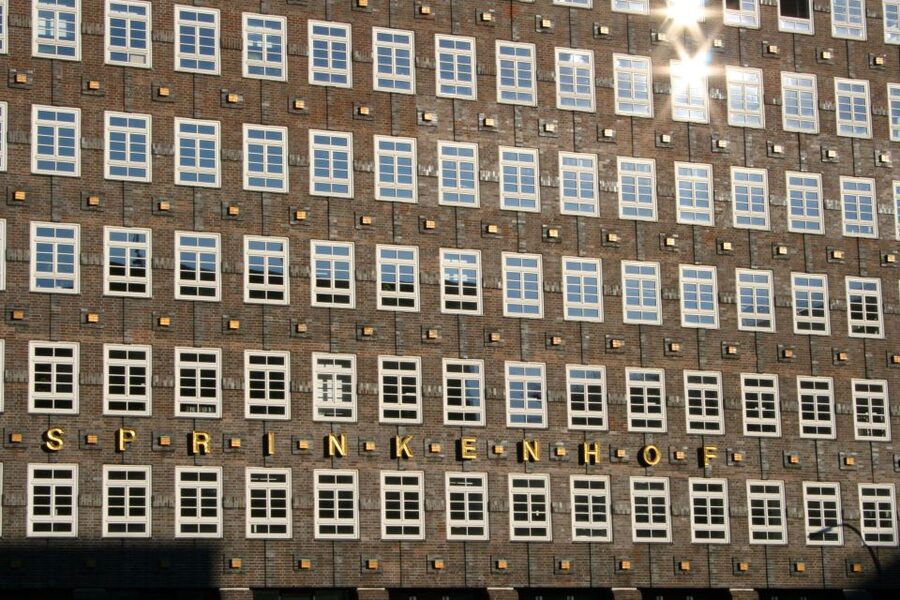 Hamburg: UNESCO-World Heritage Sites Tour - The ferry segment and port stories with spice samples