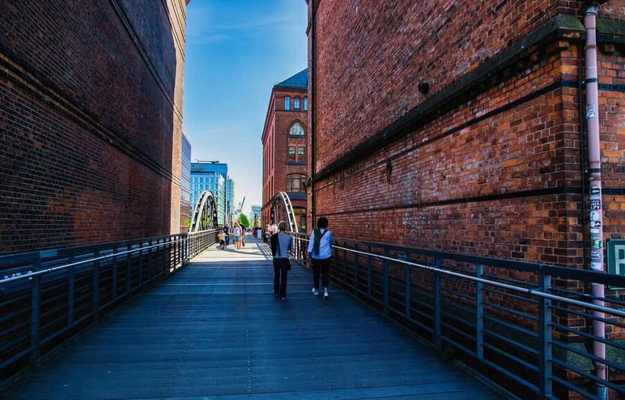 Hamburg: Westfield, Speicherstadt & Elbphilharmonie Tour - Price and time, why $27 works for this kind of tour