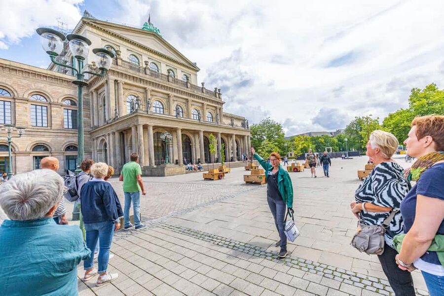 Hannover: Culinary Walking Tour Downtown + Old Town - Pacing, group vibe, and what to wear for a rain-or-shine walk