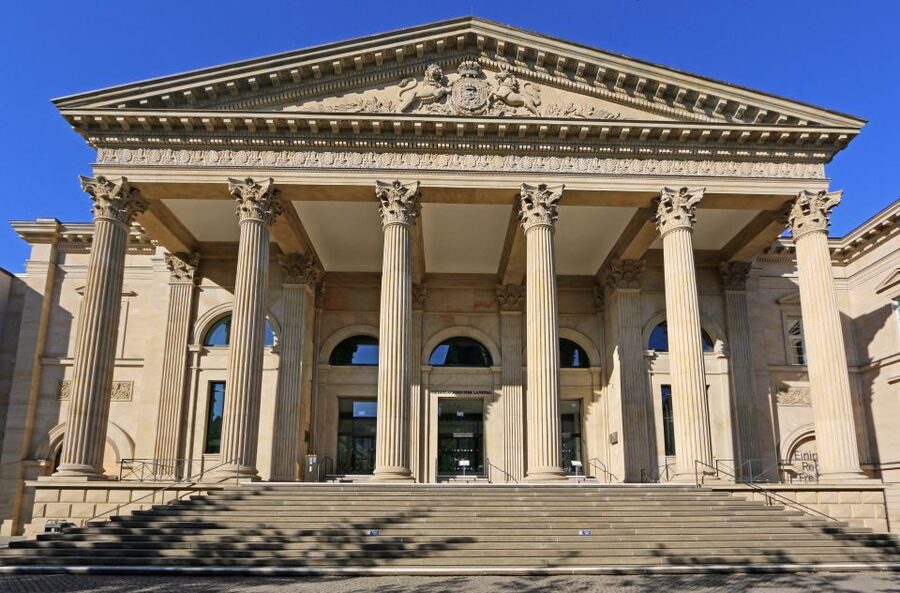Hannover: Guided City Walk - New Town Hall stop: impressive scale, and why it matters