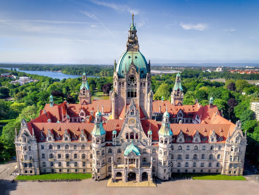 Hannover: New Town Hall exclusive Guided Walking Tour - Meeting at the Tourist Information just outside the New Town Hall