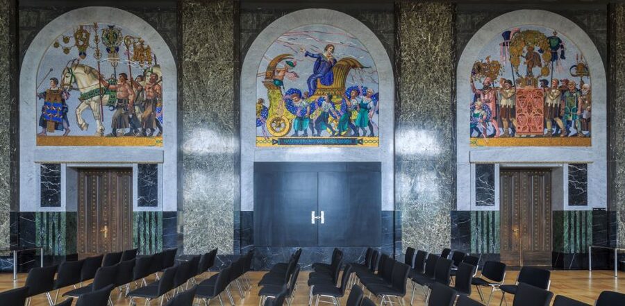 Hannover: New Town Hall exclusive Guided Walking Tour - Price and value: what $12 buys you in real terms