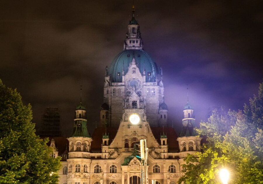 Hanover: Flashlight Guided Walking Tour at Night - Key highlights worth planning for