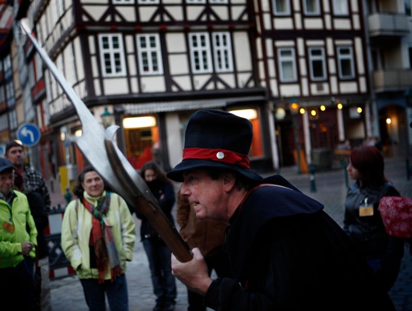 Hanover: Night tour with night watchman Melchior - A 1.5-Hour Theater Walk Through Hanover’s Old Town at Night