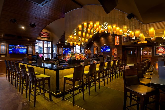 Hard Rock Cafe Munich with Set Lunch or Dinner - What’s actually on the menu: burgers, chicken, salmon, and the desserts