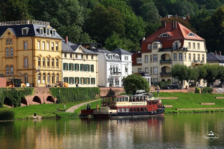 Heidelberg Castle Tour: Residence of the Electors - The World’s Largest Wine Barrel and Regional Tastings