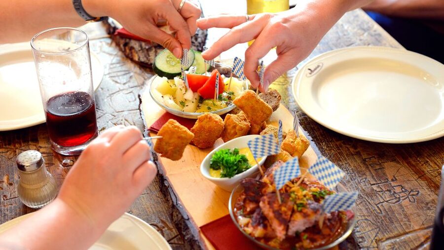 Heidelberg: Culinary city tour with delicious samples - Town hall streets and Kornmarkt: landmarks with a purpose