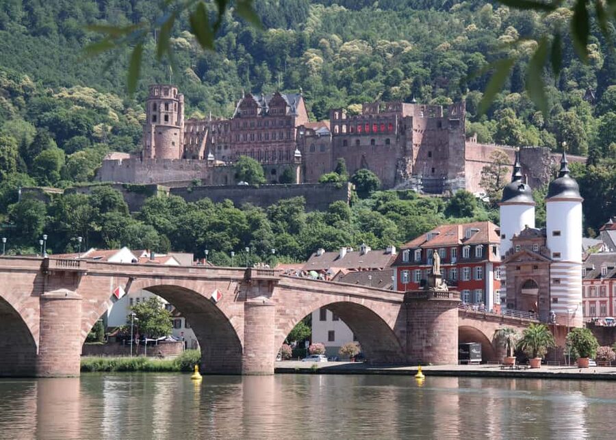 Heidelberg: Experience our history 1.5-hour walking tour through the old town - Kicking Off at Karlsplatz for an Easy Old Town Start