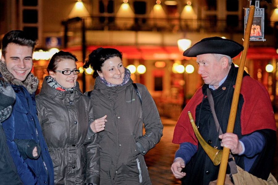Heidelberg: night watchman tour through the old town - Meeting at Brückenaffe, then getting oriented fast