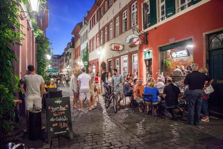 Heidelberg: Pub crawl through the old town, drinks included - Untere Straße nightlife: the student street where the energy builds