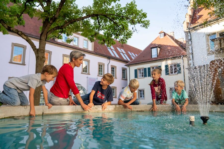 Heilbronn: Kleine Citytour am Samstag - Heilbronn towers and the Neckar wine-and-knowledge vibe