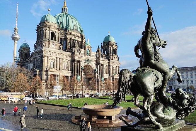 Highlights Tour: Explore Berlin's unique Museum Island - Berlin Cathedral: Admiration, Controversy, and Scale