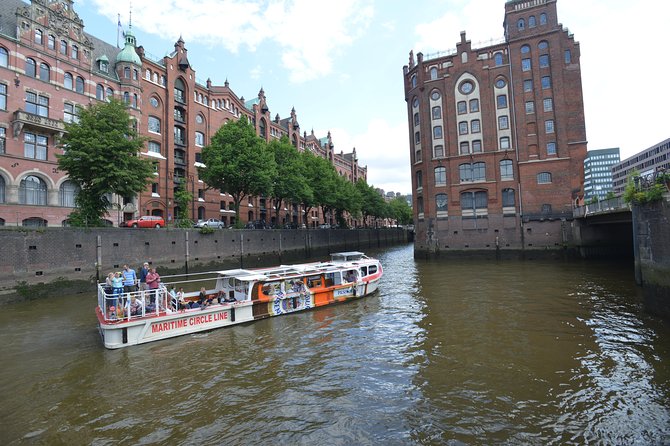 Hop-on hop-off on the water with the Maritime Circle Line in Hamburg - On-board vibe: what to expect while you cruise