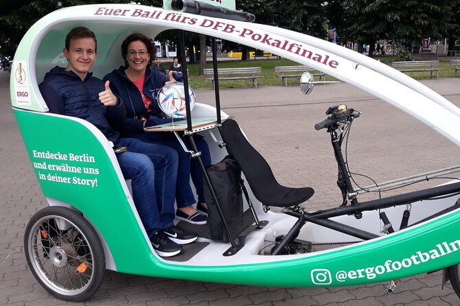 Individual City Tour - Rickshaw Sightseeing in Berlin - Hackesche Höfe to Palace of Tears, small spaces with big meaning