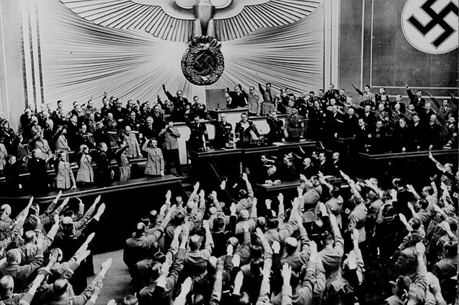 Inside the Third Reich (Private Tour) - Glyptothek and the Nazi architecture still built into Munich