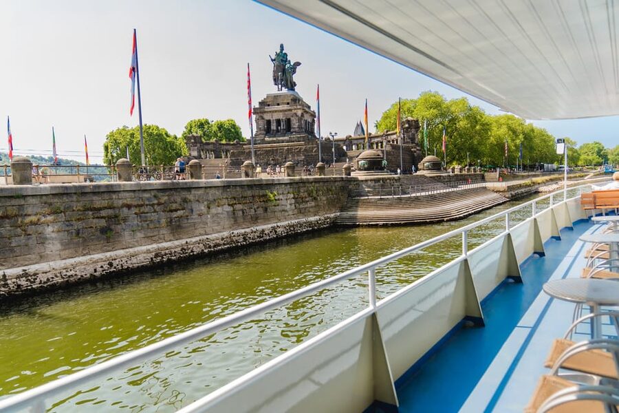 Koblenz: Panoramic Cruise on Moselle River to Winningen - Onboard wine, snacks, and how to plan for the 2.5 hours