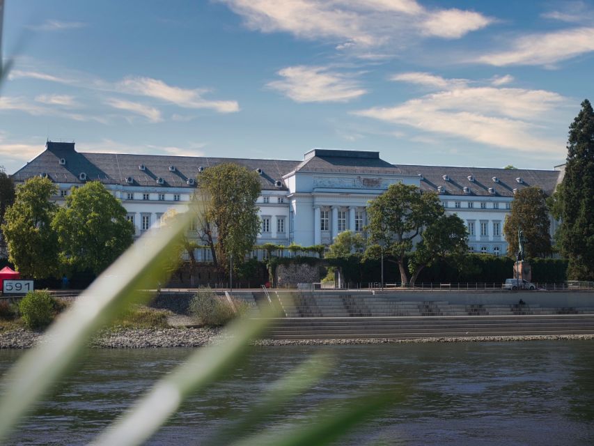 Koblenz:Rhine Valley boat tour along the castles and palaces - Sound and Narration: The Best Way to Hear German and English